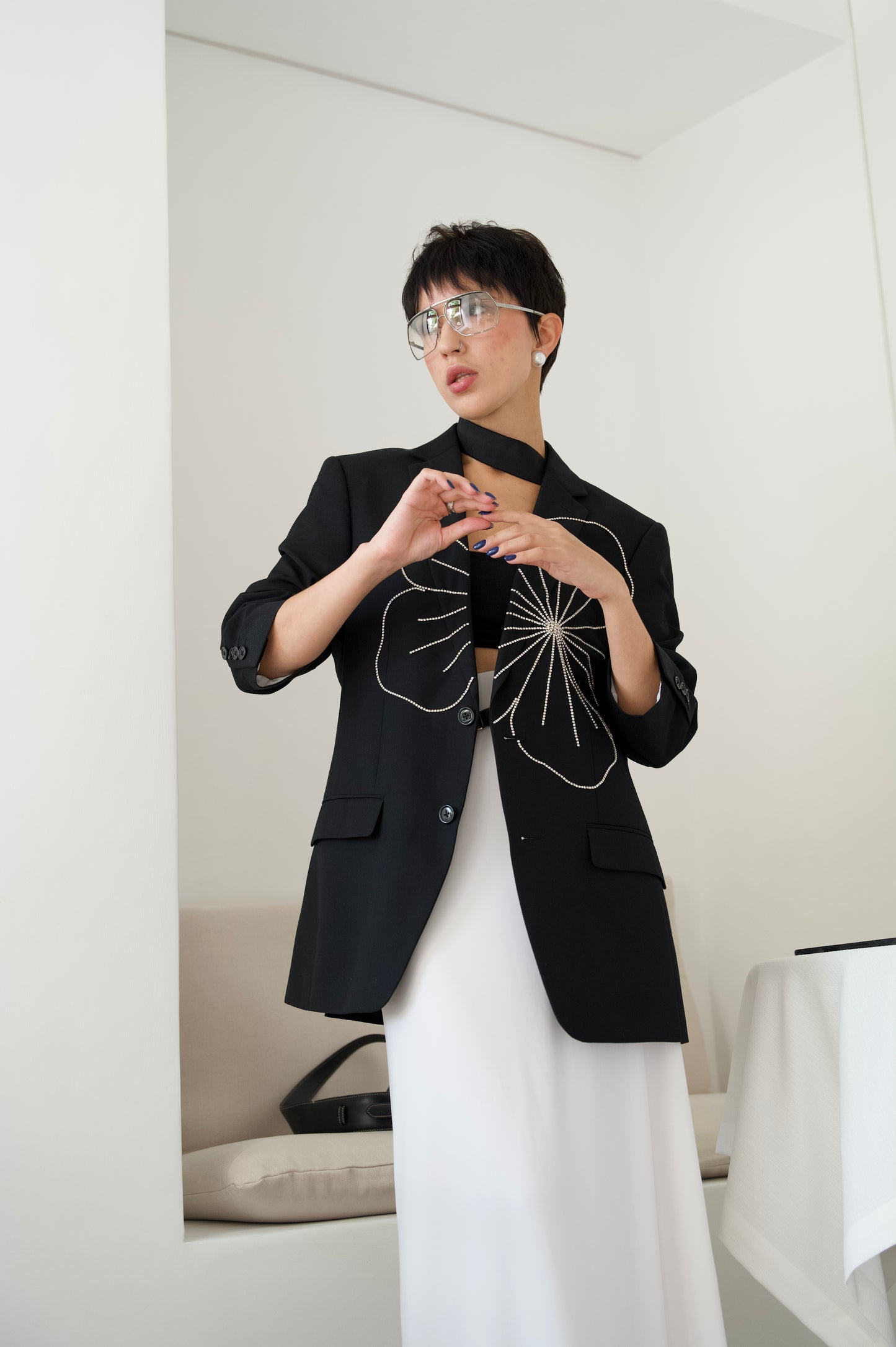 Jacket with large contour rhinestone flower